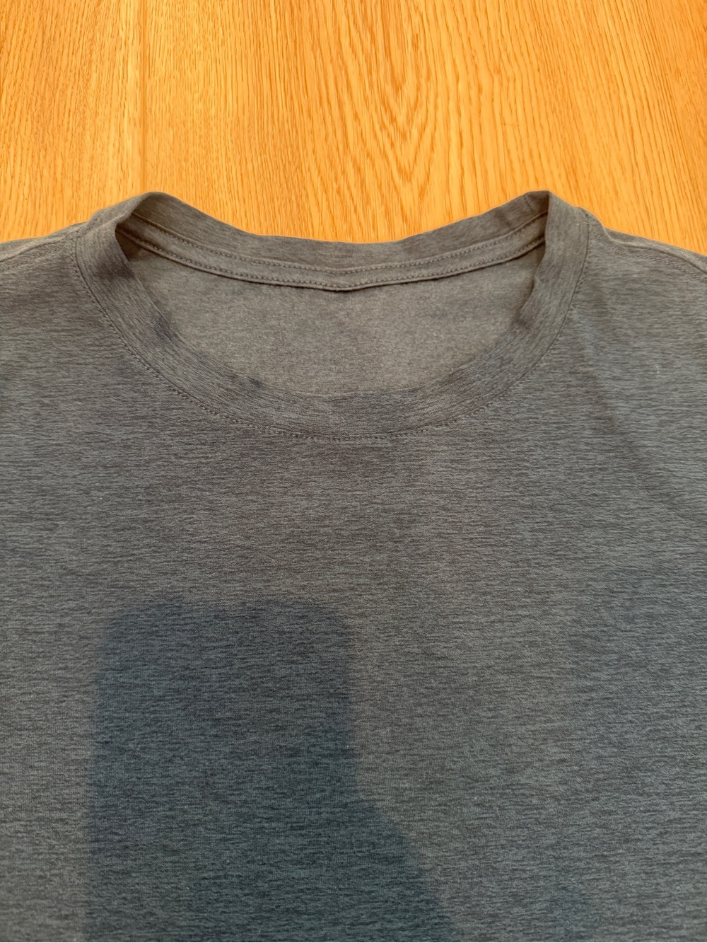 Vuori Strato Tech Tee  Heather Blue Short Sleeve Performance Shirt M - Picture 5 of 7